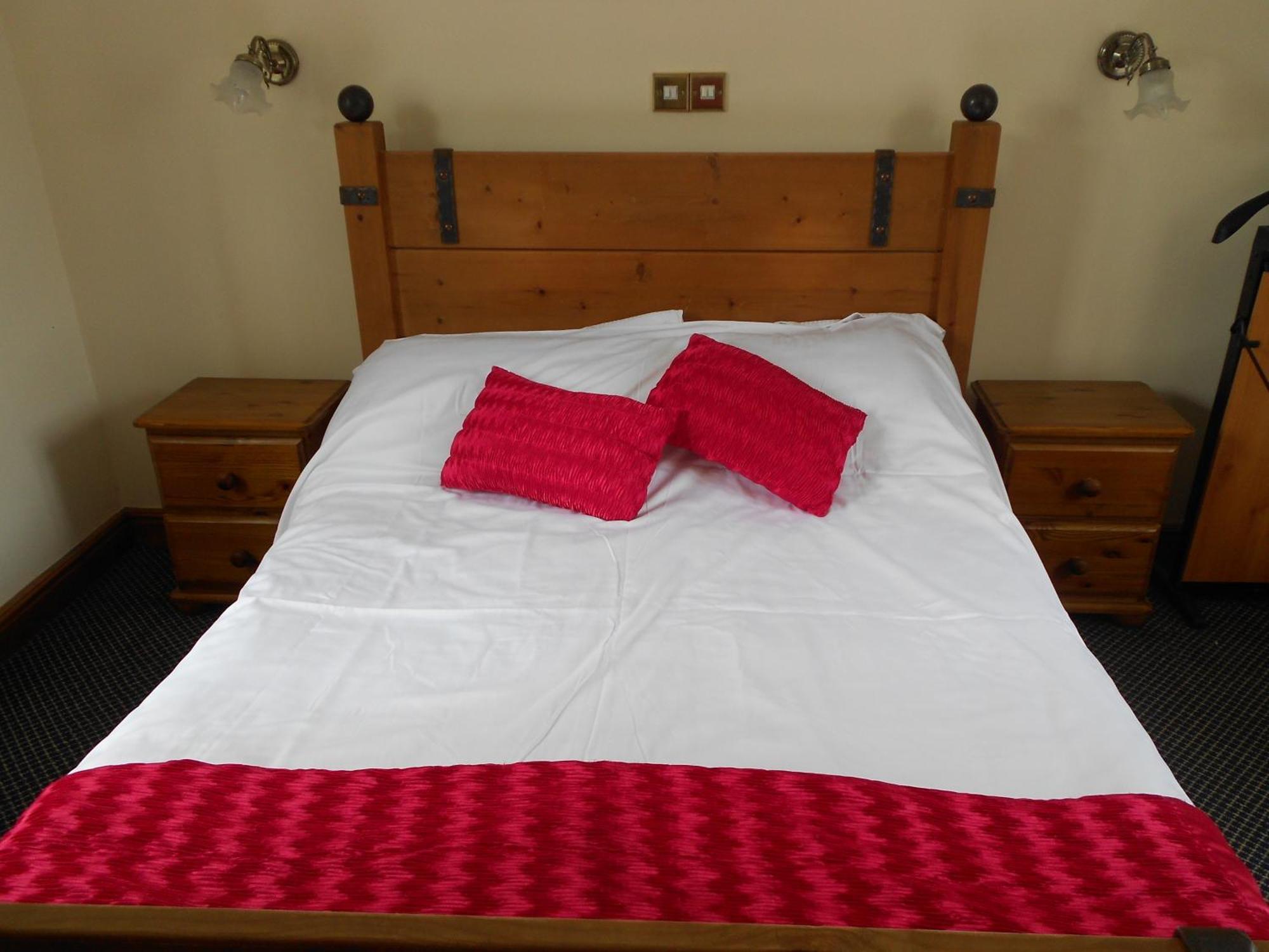 The Glan Yr Afon Inn Holywell  Εξωτερικό φωτογραφία