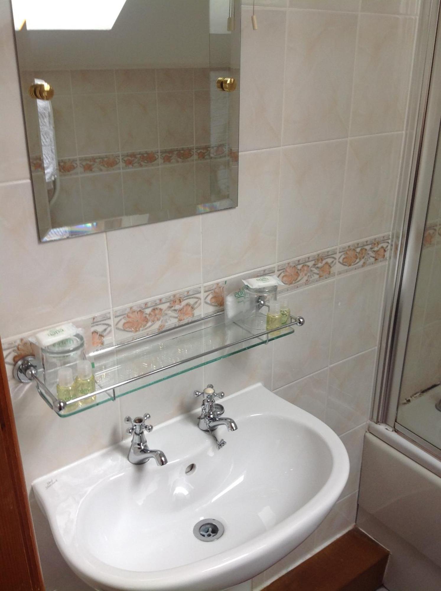 The Glan Yr Afon Inn Holywell  Εξωτερικό φωτογραφία