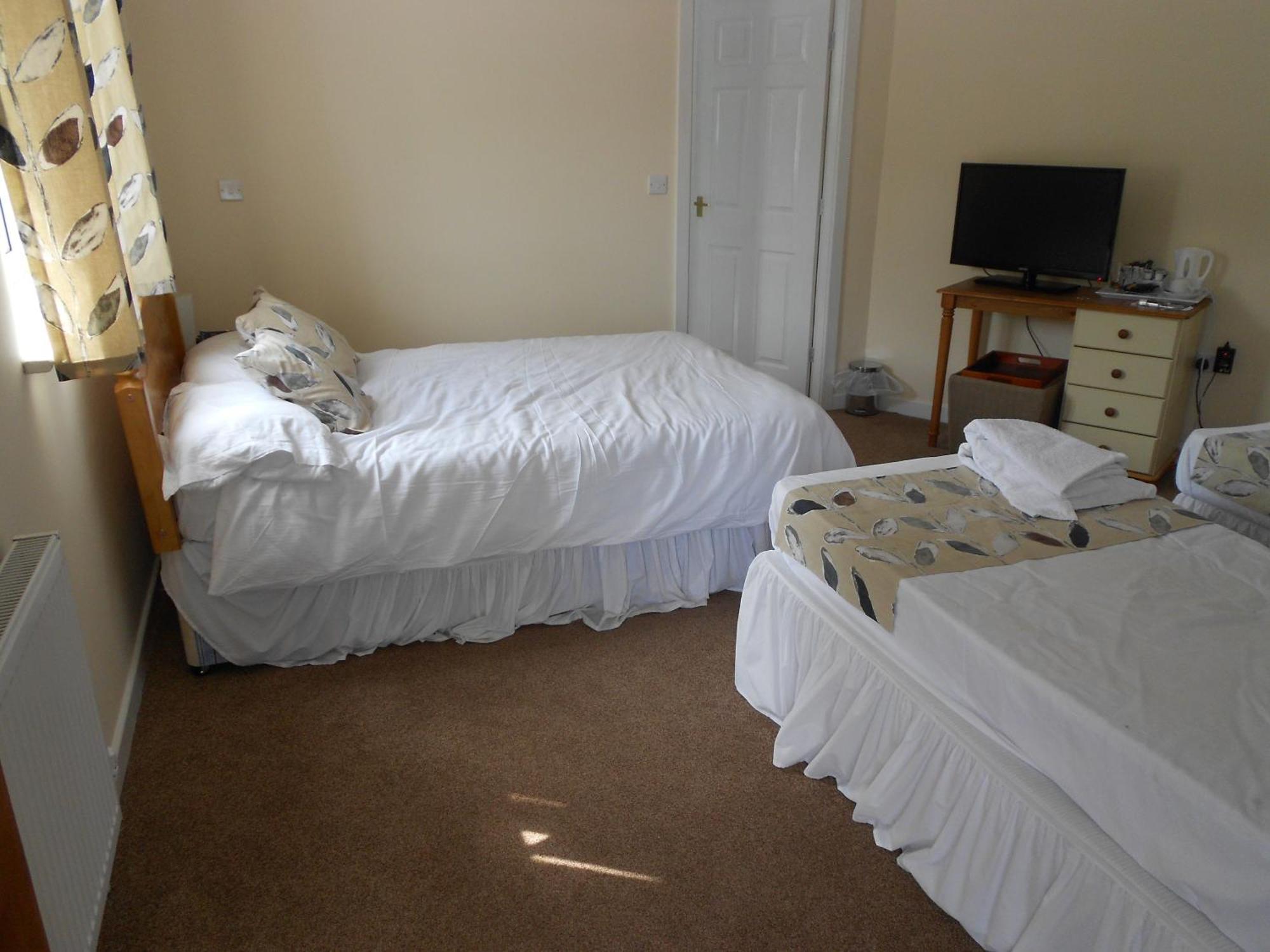 The Glan Yr Afon Inn Holywell  Δωμάτιο φωτογραφία