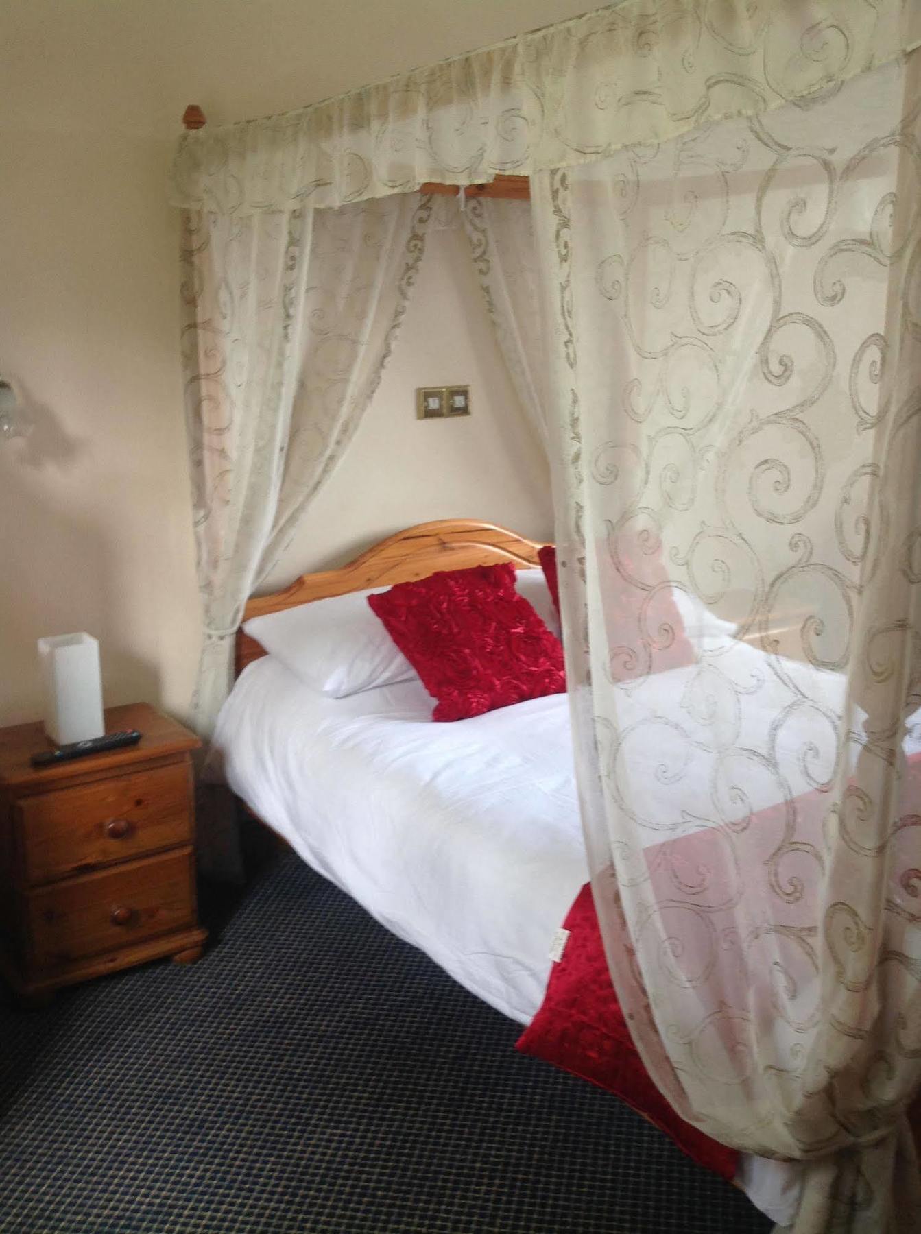 The Glan Yr Afon Inn Holywell  Εξωτερικό φωτογραφία