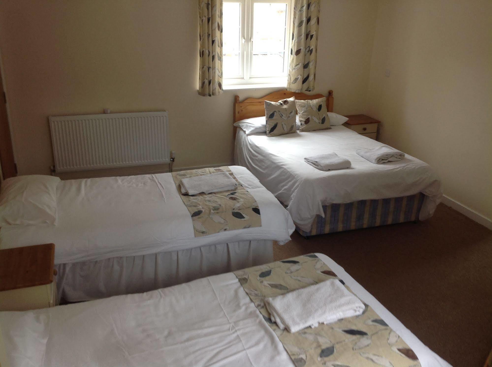 The Glan Yr Afon Inn Holywell  Εξωτερικό φωτογραφία