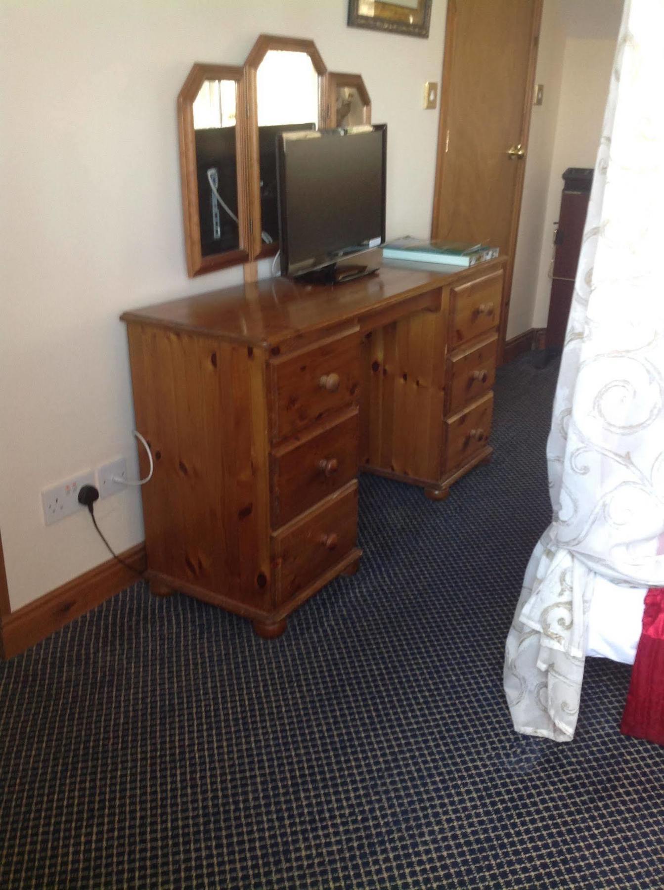 The Glan Yr Afon Inn Holywell  Εξωτερικό φωτογραφία